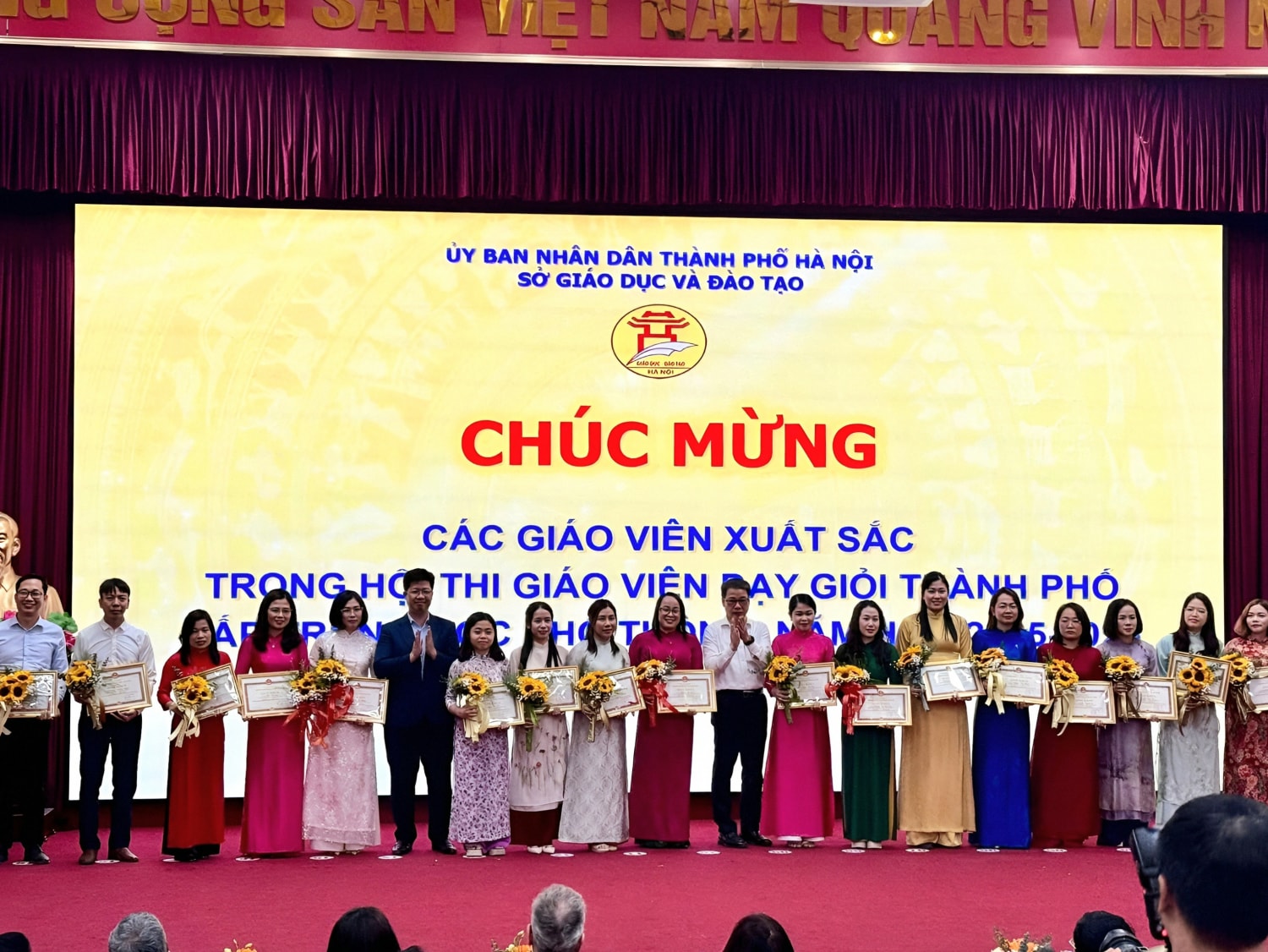 upfoto ekngtyumwmfqajv9kzwx5gw9vzthsqg8byrxsurfqfcvl